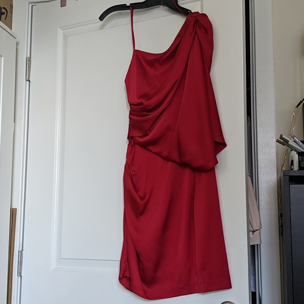 NWT!!! GORGEOUS red silky cocktail dress 😍🔥